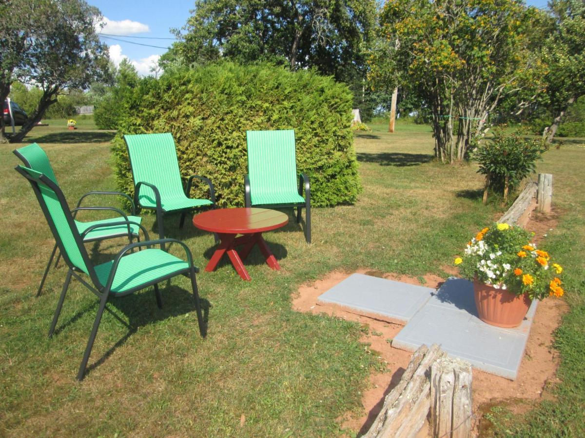 Gite Les Acres Tranquilles B&B Port-Daniel Eksteriør billede